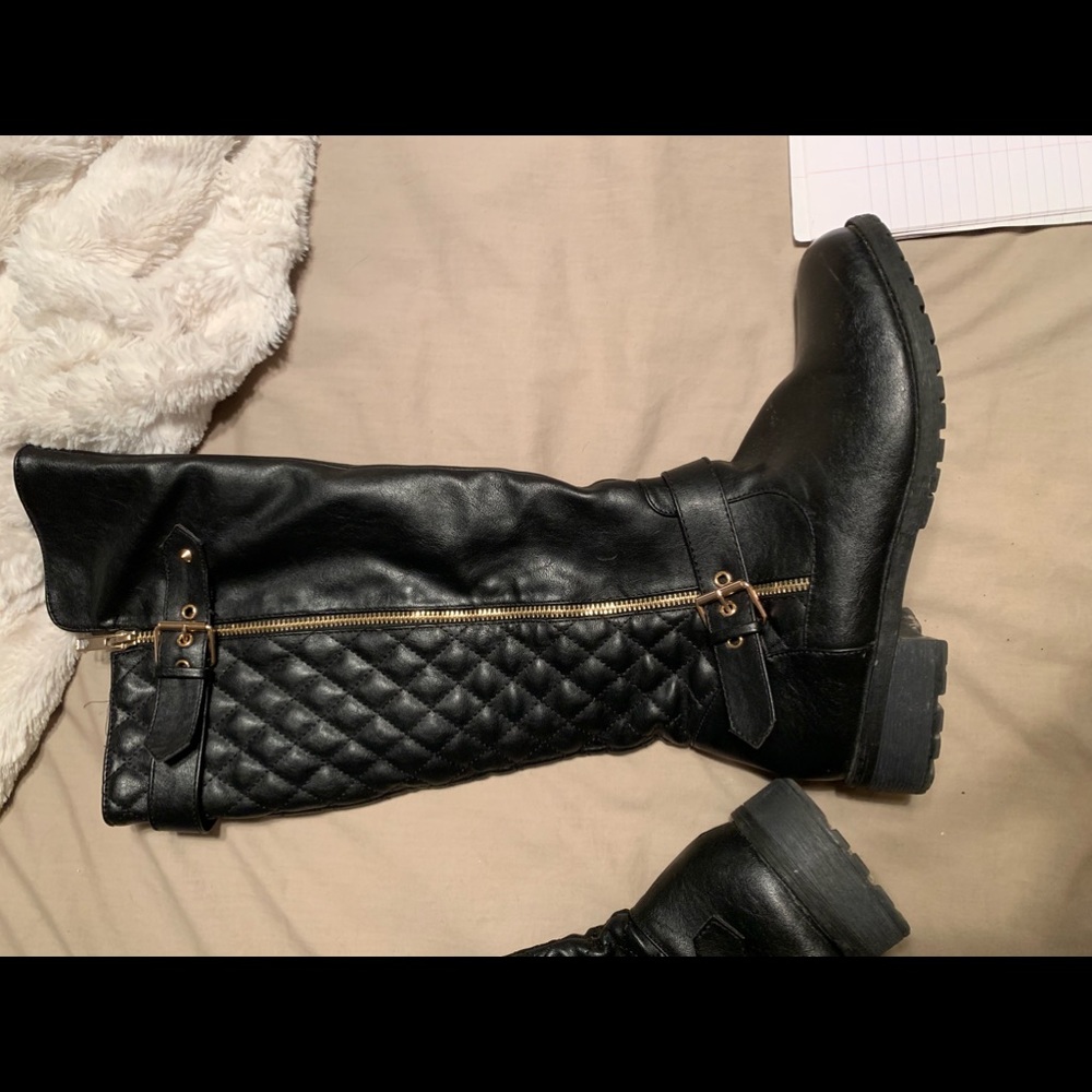 Black quilted zip boots